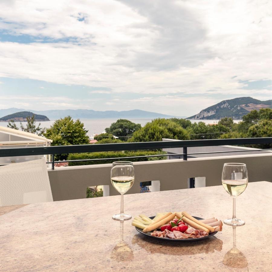 Cove Suites Apartment Nea Iraklitsa Buitenkant foto